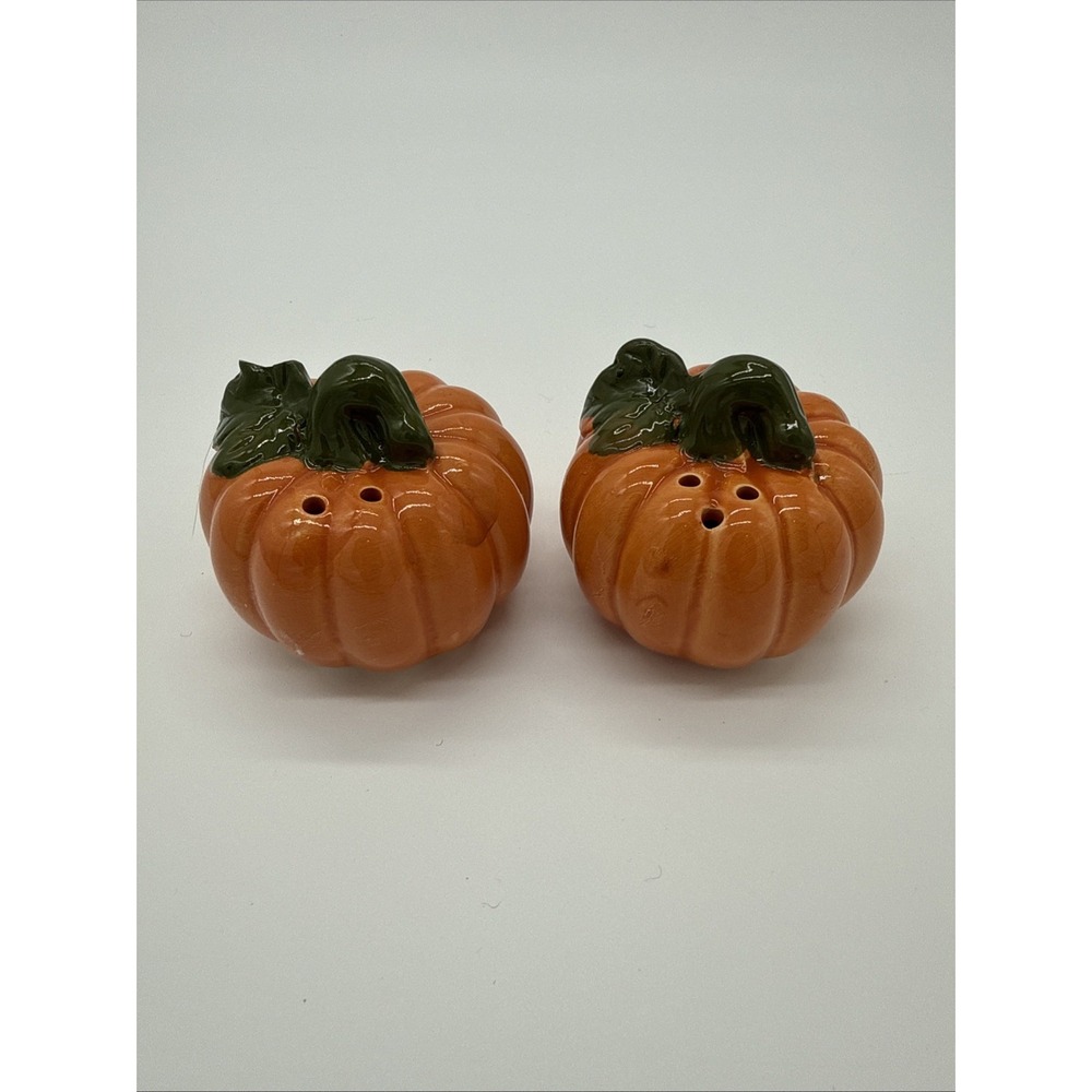 Pumpkin Salt Pepper Shaker Set Ceramic Fall Harvest Orange